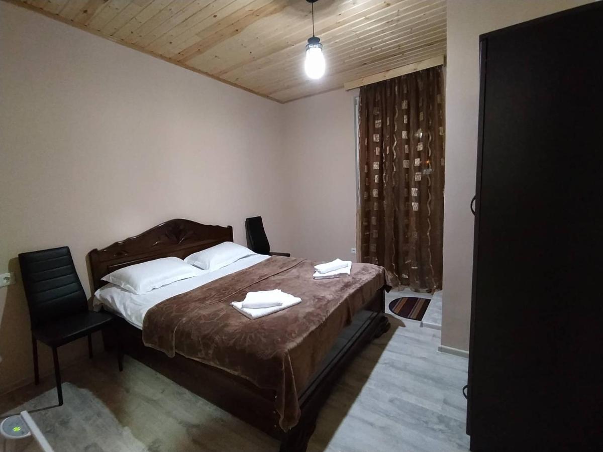 Tetne Qor Guesthouse Mestia Bagian luar foto