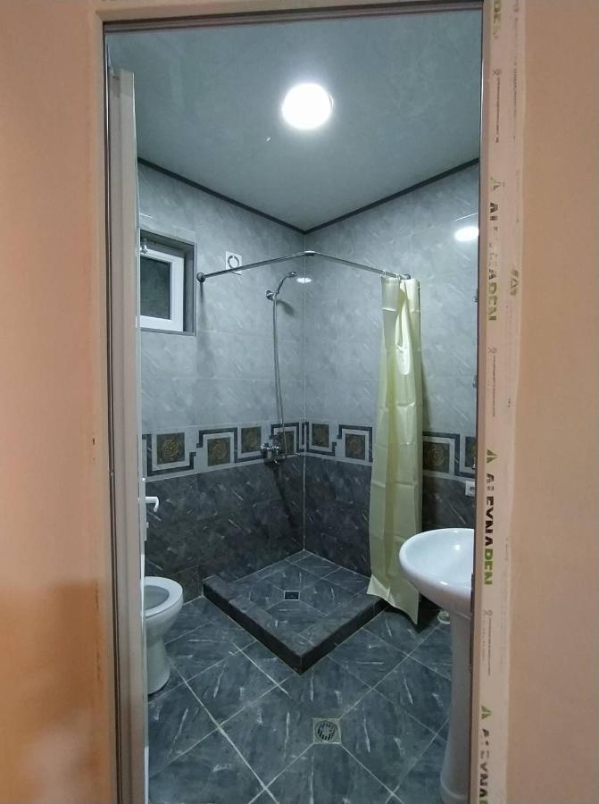 Tetne Qor Guesthouse Mestia Bagian luar foto